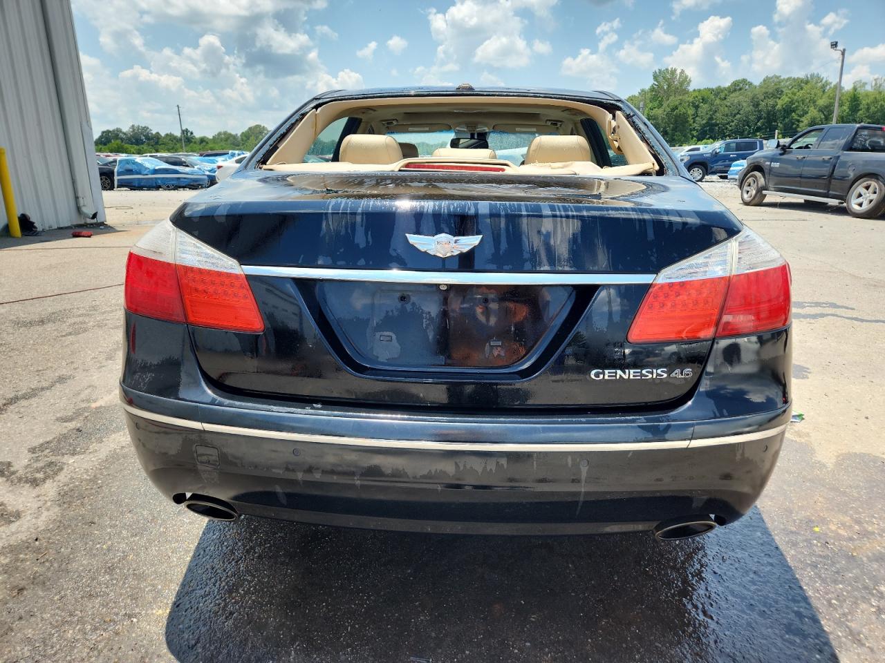 2011 Hyundai Genesis 4.6L VIN: KMHGC4DF6BU114331 Lot: 63455665