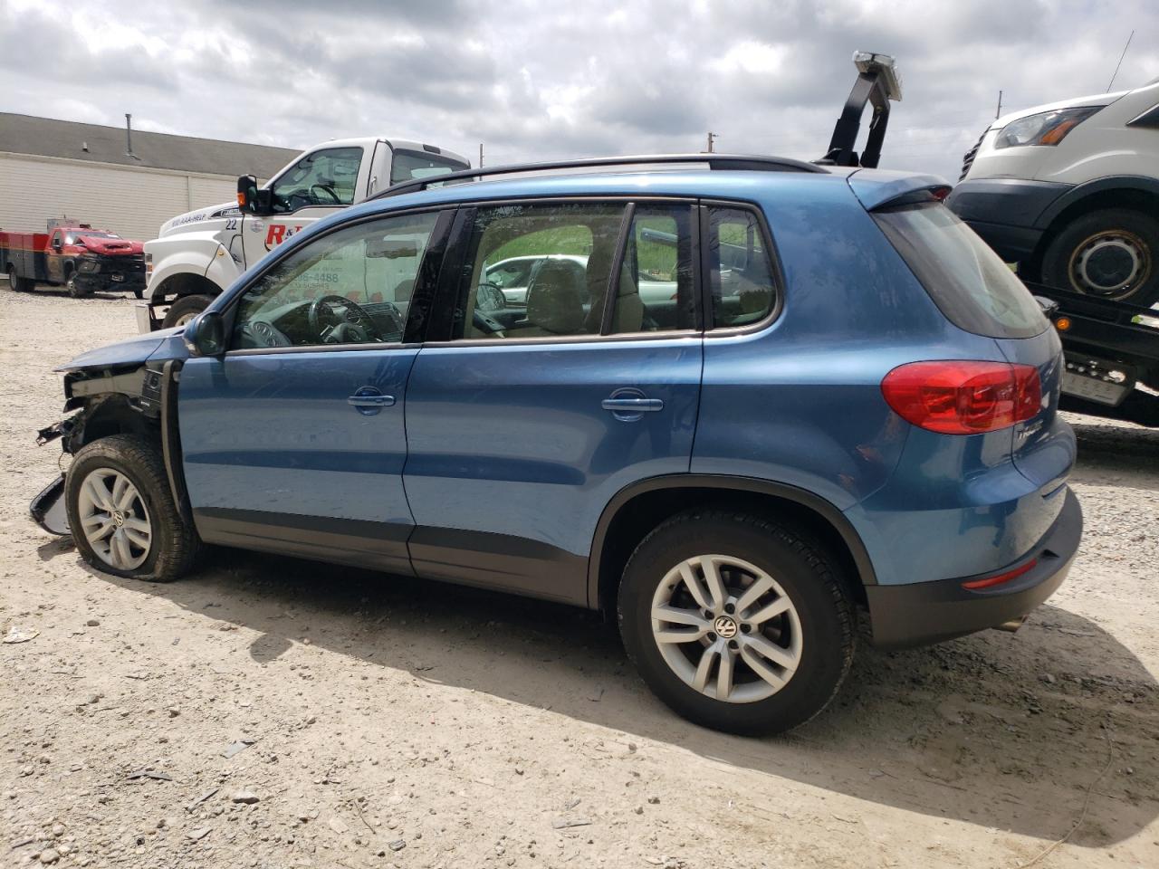 2017 Volkswagen Tiguan S VIN: WVGBV7AX3HK006014 Lot: 65197365