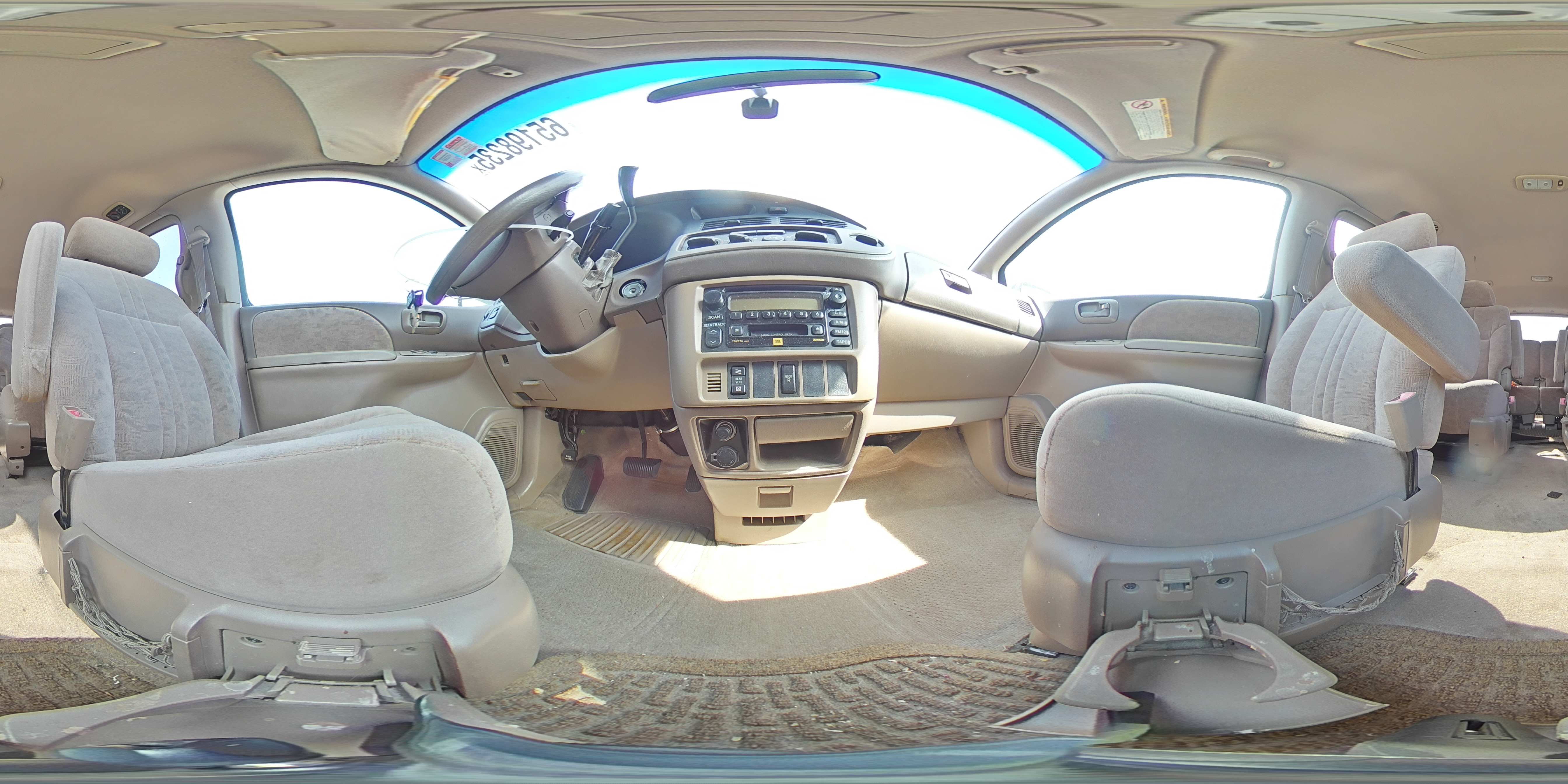 2002 Toyota Sienna Le VIN: 4T3ZF13C82U439950 Lot: 65198235