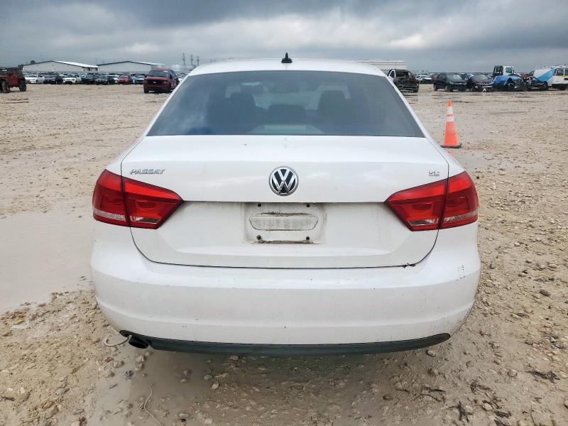  VOLKSWAGEN PASSAT 2013 Білий