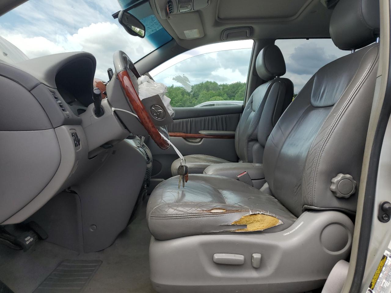 2004 Toyota Sienna Xle VIN: 5TDBA22C04S028621 Lot: 63817405