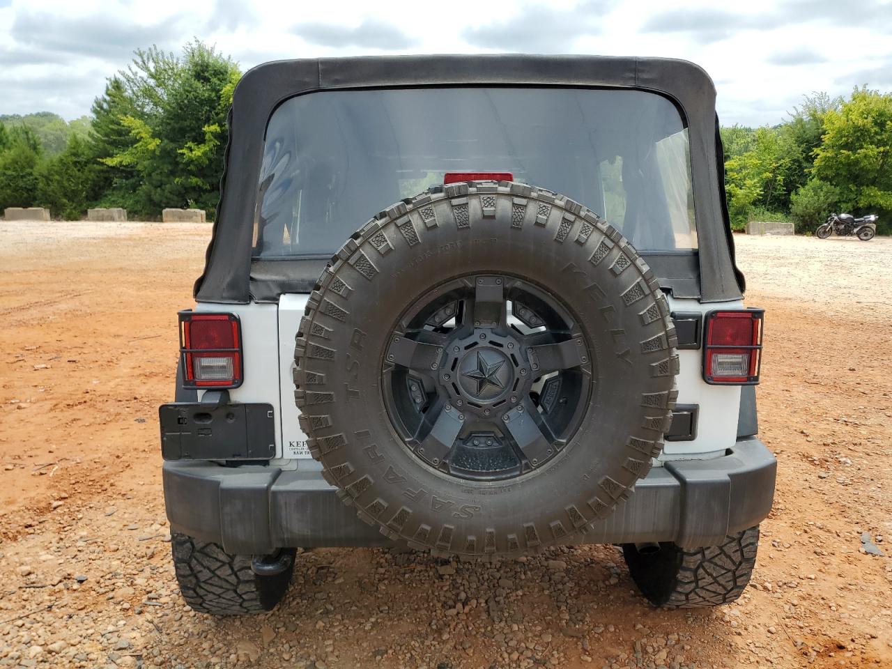 2014 Jeep Wrangler Unlimited Sport VIN: 1C4BJWDG5EL292735 Lot: 64371415