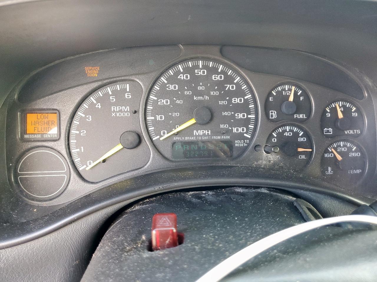 2001 Chevrolet Silverado C1500 VIN: 2GCEC19T611227585 Lot: 64676835