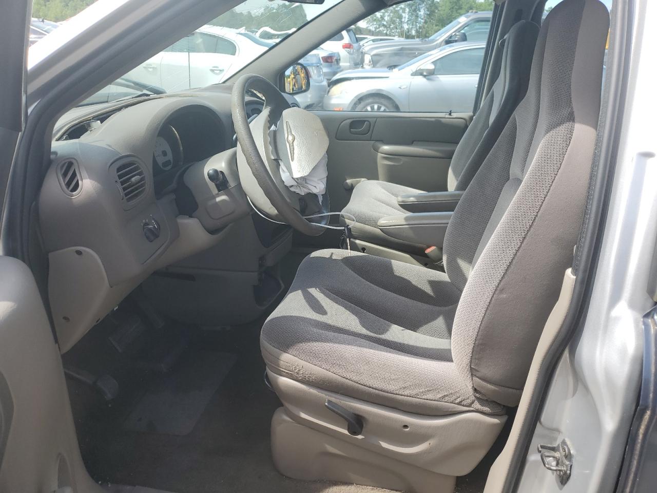 2002 Chrysler Voyager Ec VIN: 1C4GJ15B32B572554 Lot: 62387045