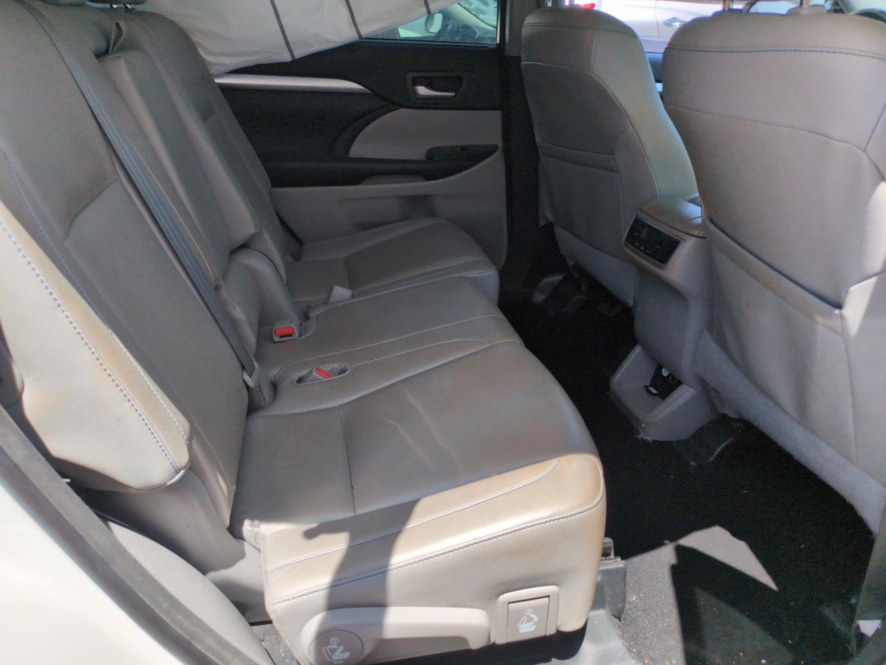 2016 Toyota Highlander Xle VIN: 5TDJKRFHXGS269307 Lot: 63933455