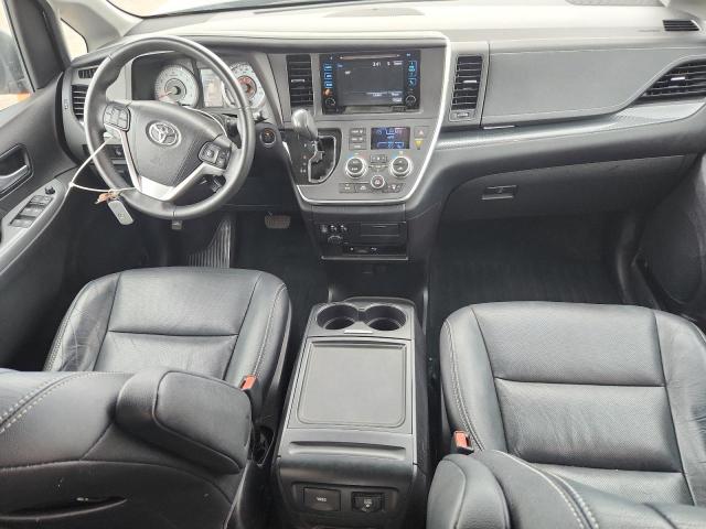  TOYOTA SIENNA 2016 Szary