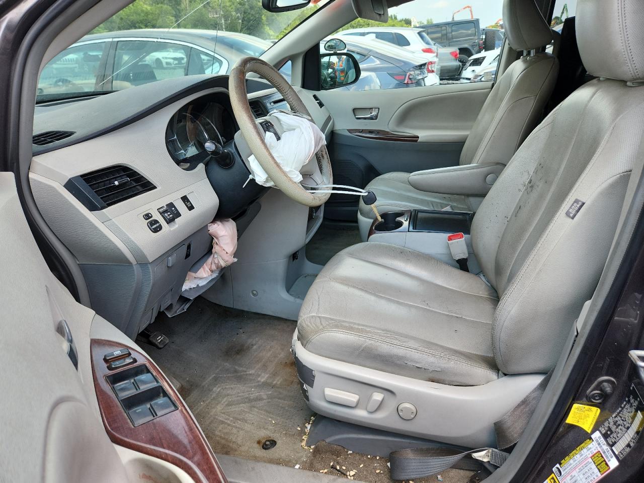2013 Toyota Sienna Xle VIN: 5TDYK3DC6DS288175 Lot: 63793655