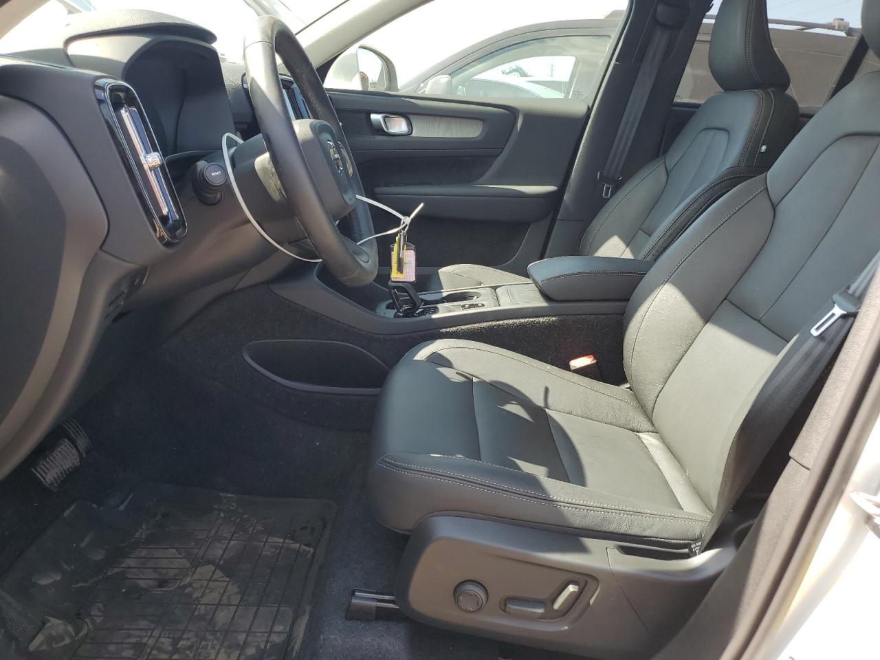 2025 Volvo Xc40 Core VIN: YV4L12UJ8S2511257 Lot: 63221075