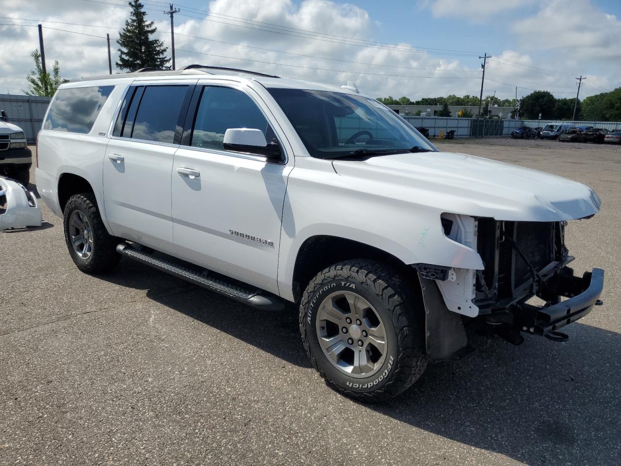 1gnskhkc3kr339480 1GNSKHKC3KR339480 2019 Chevrolet Suburban K1500 Lt