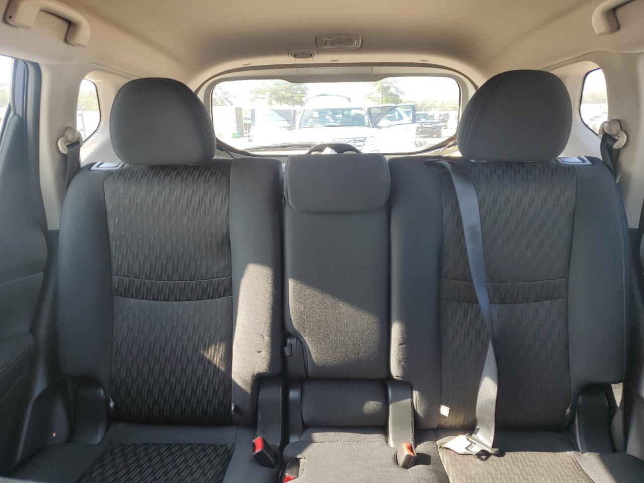 5N1AT2MT3JC827496 2018 Nissan Rogue S