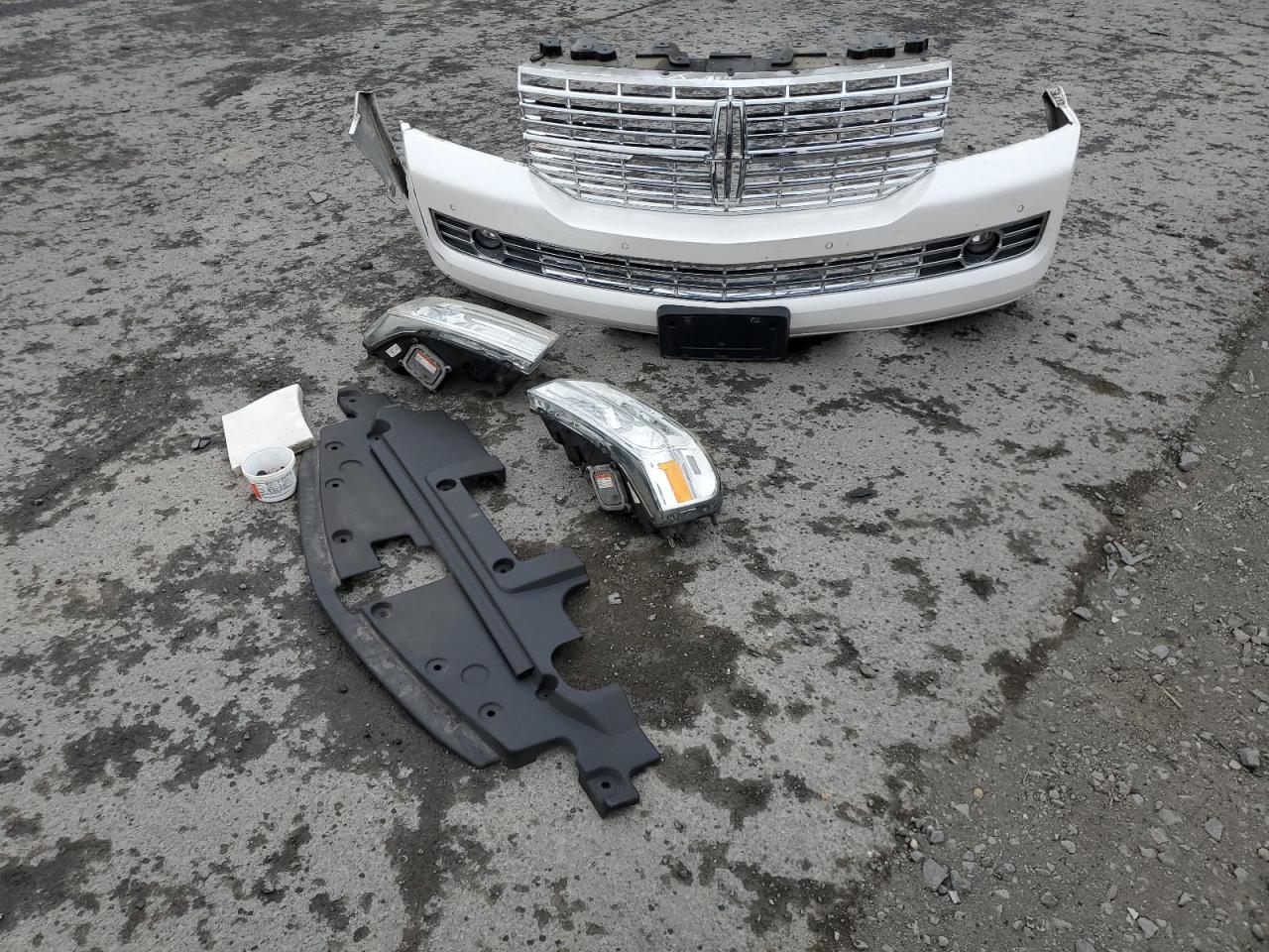 5lmjj2j5xcel02466 5LMJJ2J5XCEL02466 2012 Lincoln Navigator