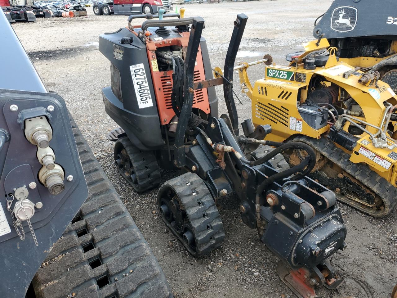 2015 Ditch Witch Witch two_colors null gas CMWR300XKF0001861 photo #1