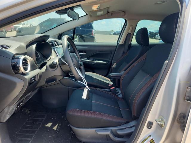  NISSAN VERSA 2020 Srebrny
