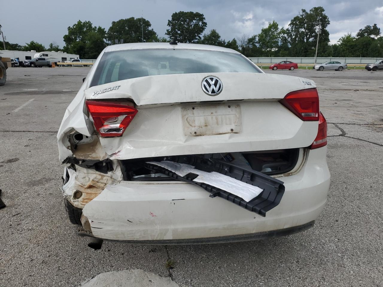 2015 Volkswagen Passat S VIN: 1VWAT7A35FC063290 Lot: 65038765