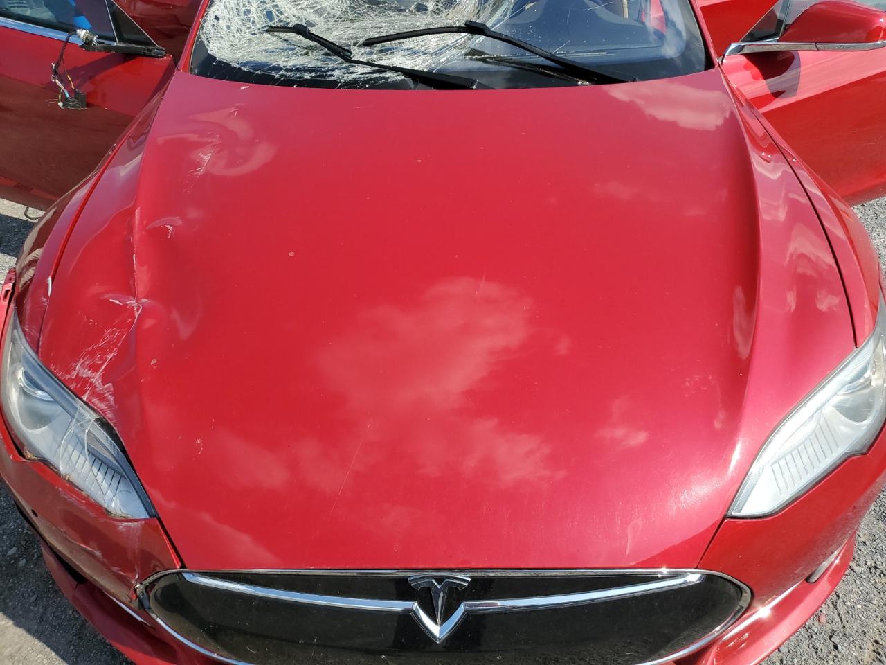 2015 Tesla Model S VIN: 5YJSA1E24FF118598 Lot: 62764845