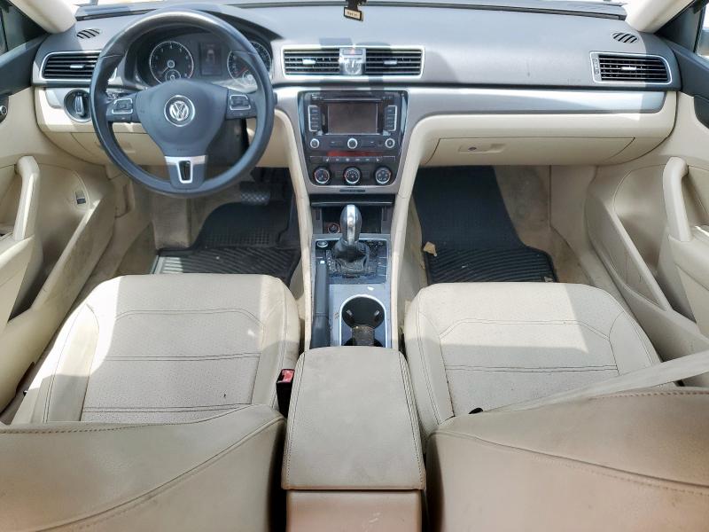 Sedans VOLKSWAGEN PASSAT 2014 Czarny