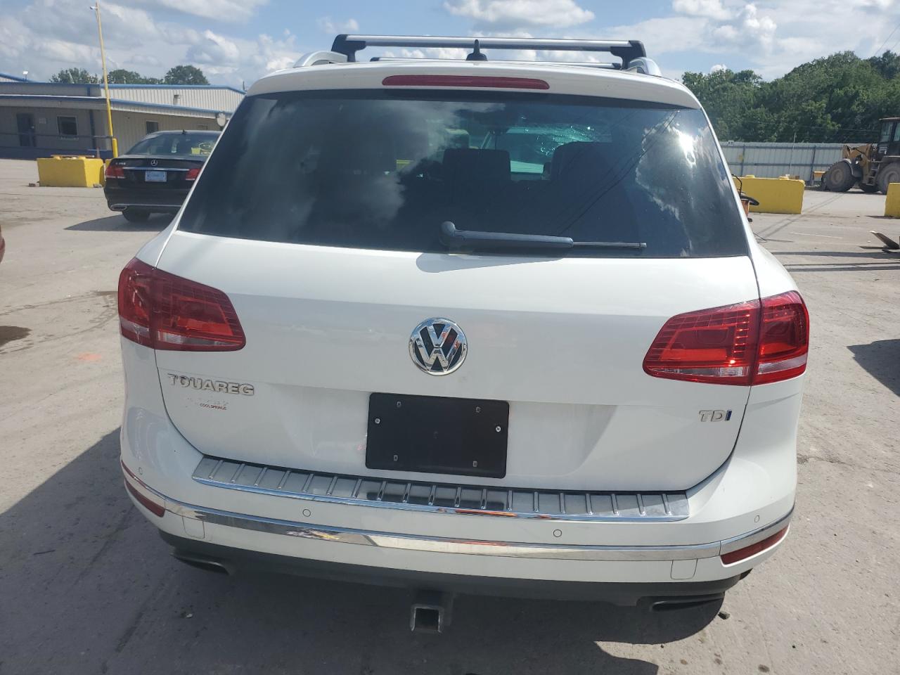 2016 Volkswagen Touareg Tdi VIN: WVGEP9BP9GD000917 Lot: 64107115