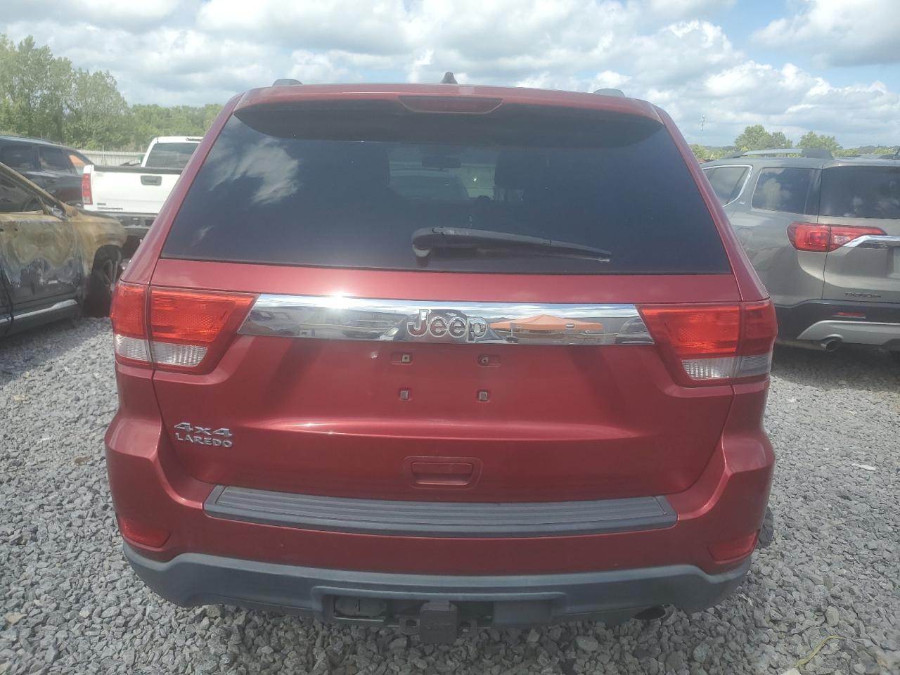 2011 Jeep Grand Cherokee Laredo VIN: 1J4RR4GG5BC572474 Lot: 65223975