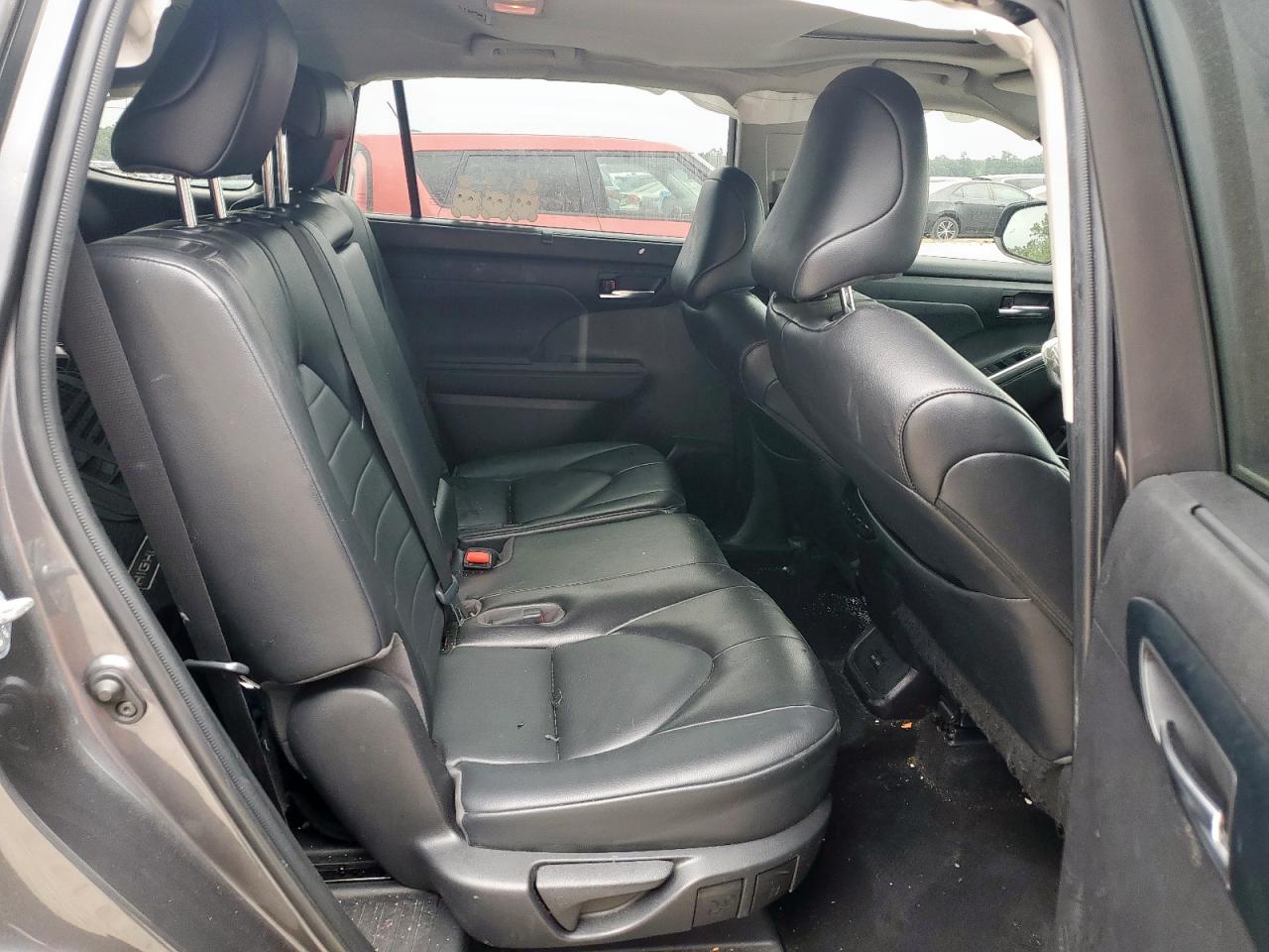 2022 Toyota Highlander Xle VIN: 5TDGZRAH5NS557083 Lot: 63163925