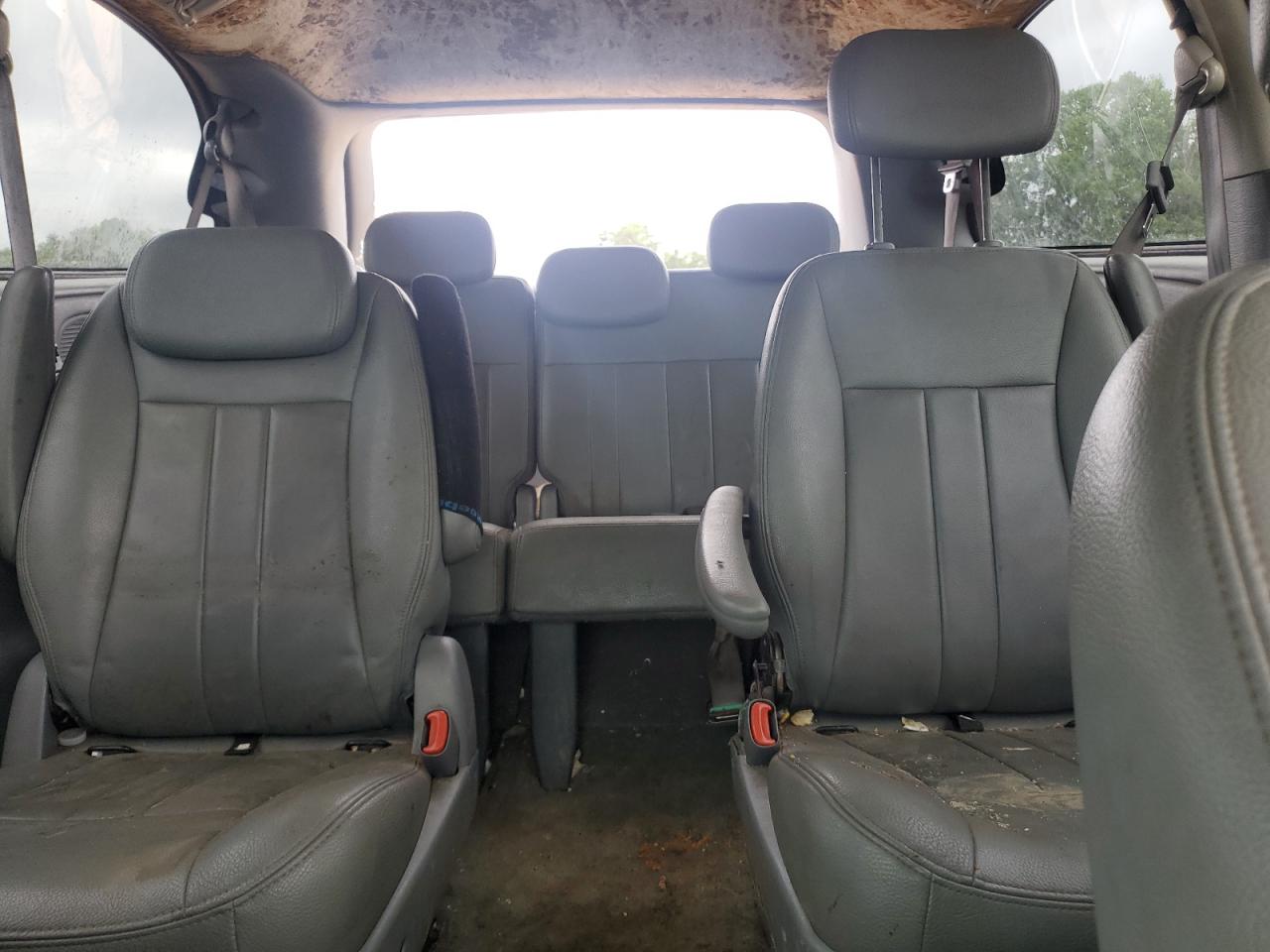 2005 Chrysler Town & Country Touring VIN: 2C4GP54L25R469163 Lot: 65192995