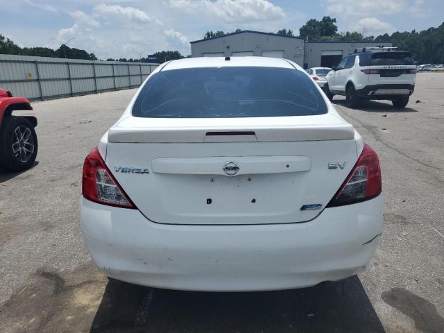 Sedans NISSAN VERSA 2013 Biały