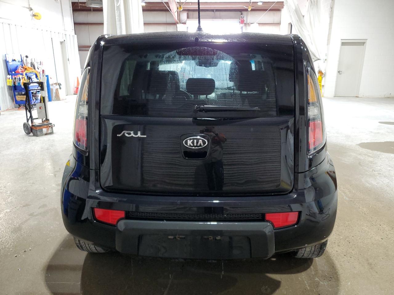 2010 Kia Soul + VIN: KNDJT2A22A7112797 Lot: 64006725