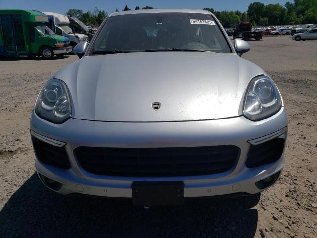  PORSCHE CAYENNE 2016 Серебристый