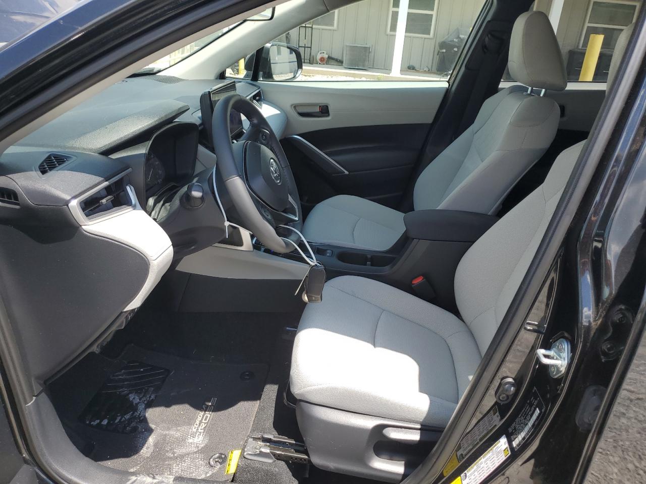 2023 Toyota Corolla Cross Le VIN: 7MUCAAAGXPV046802 Lot: 63527205