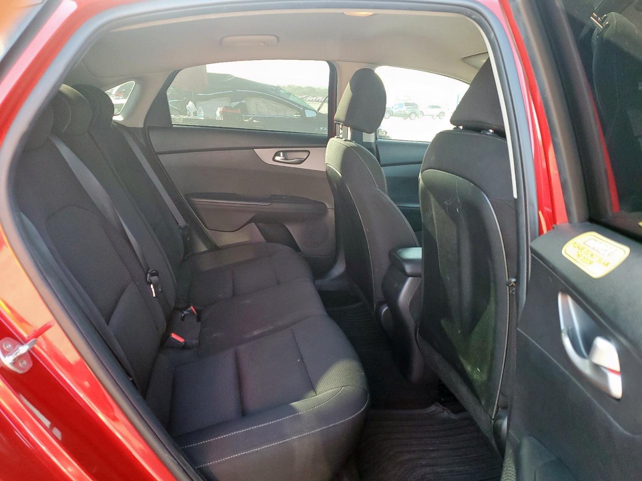 3KPF24AD2ME325601 2021 Kia Forte Fe