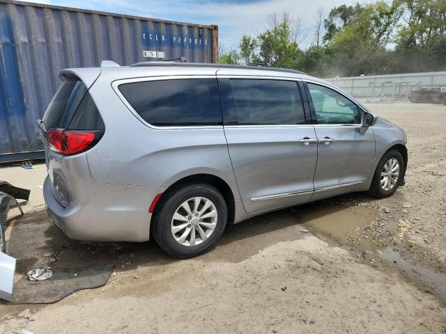  CHRYSLER PACIFICA 2017 Серебристый