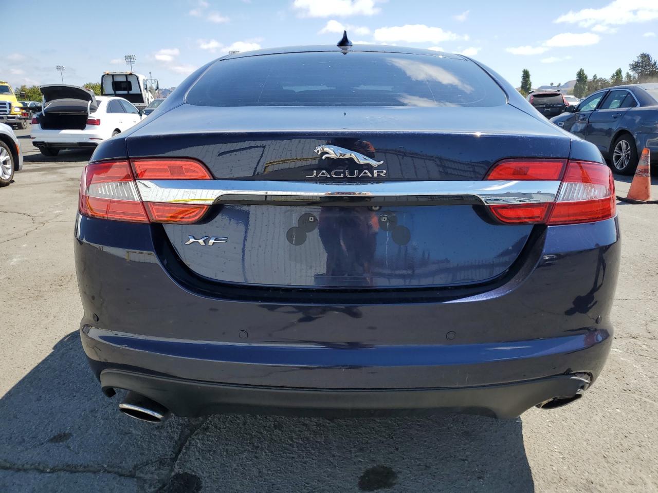 2015 Jaguar Xf 2.0T Premium VIN: SAJWA0FS5FPU77556 Lot: 64901755
