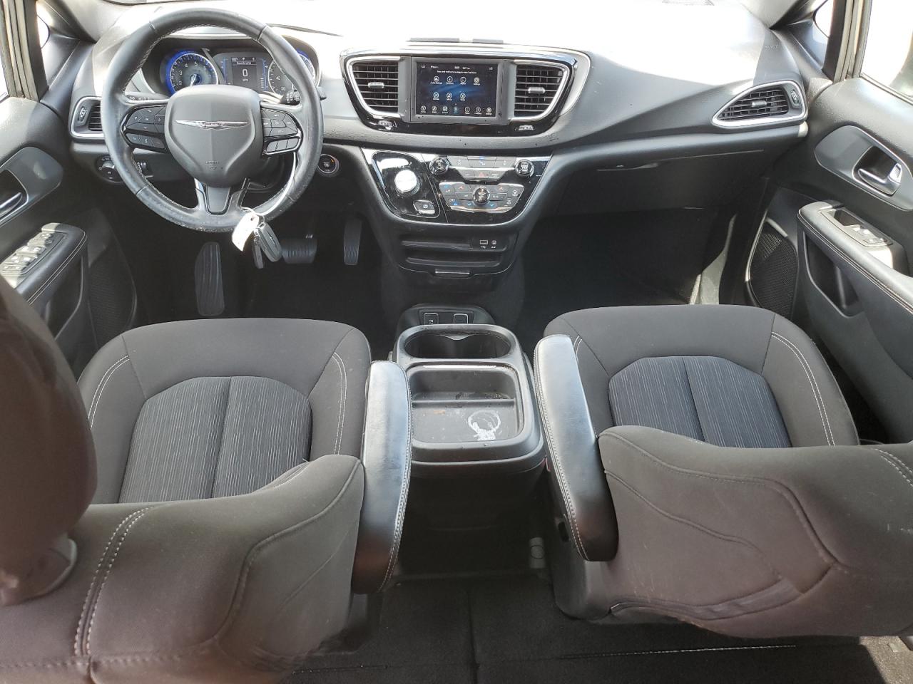 2020 Chrysler Pacifica Touring VIN: 2C4RC1FG0LR140777 Lot: 63764545
