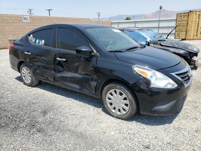  NISSAN VERSA 2019 Czarny