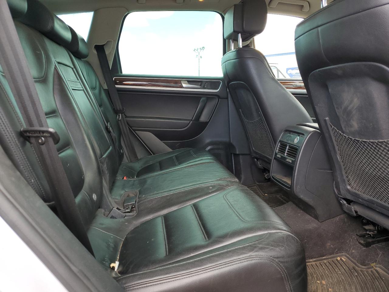 2011 Volkswagen Touareg V6 Tdi VIN: WVGFK9BP0BD005354 Lot: 63149175