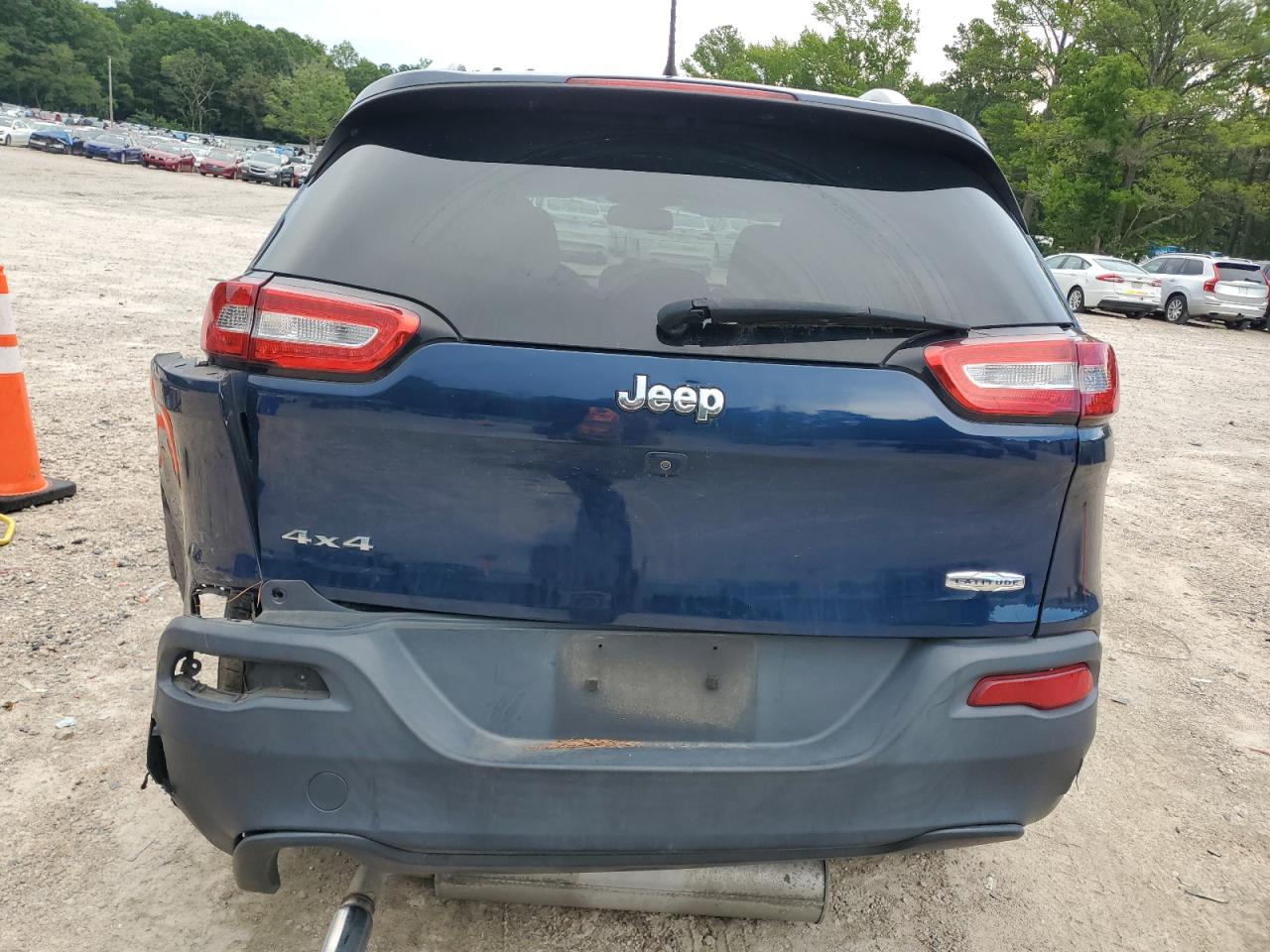 2018 Jeep Cherokee Latitude VIN: 1C4PJMCB4JD549162 Lot: 64372735