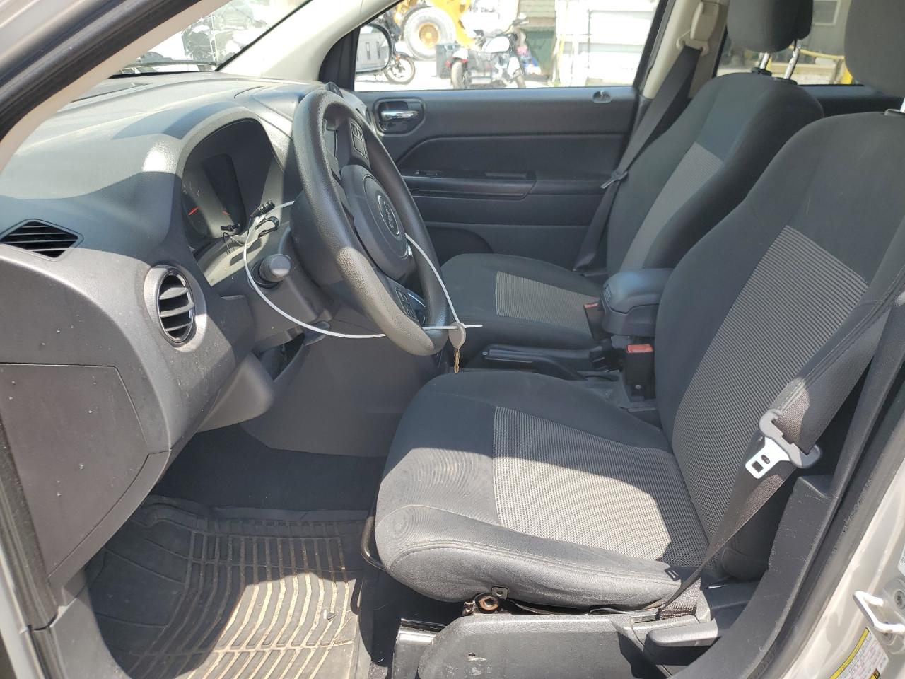 2012 Jeep Compass Sport VIN: 1C4NJDBB4CD517758 Lot: 63559115