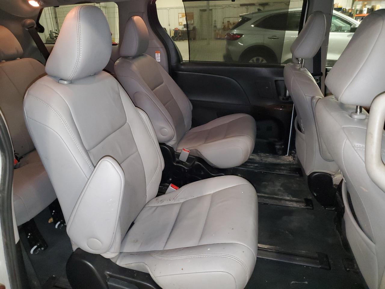 2017 Toyota Sienna Xle VIN: 5TDDZ3DC2HS176280 Lot: 63187195