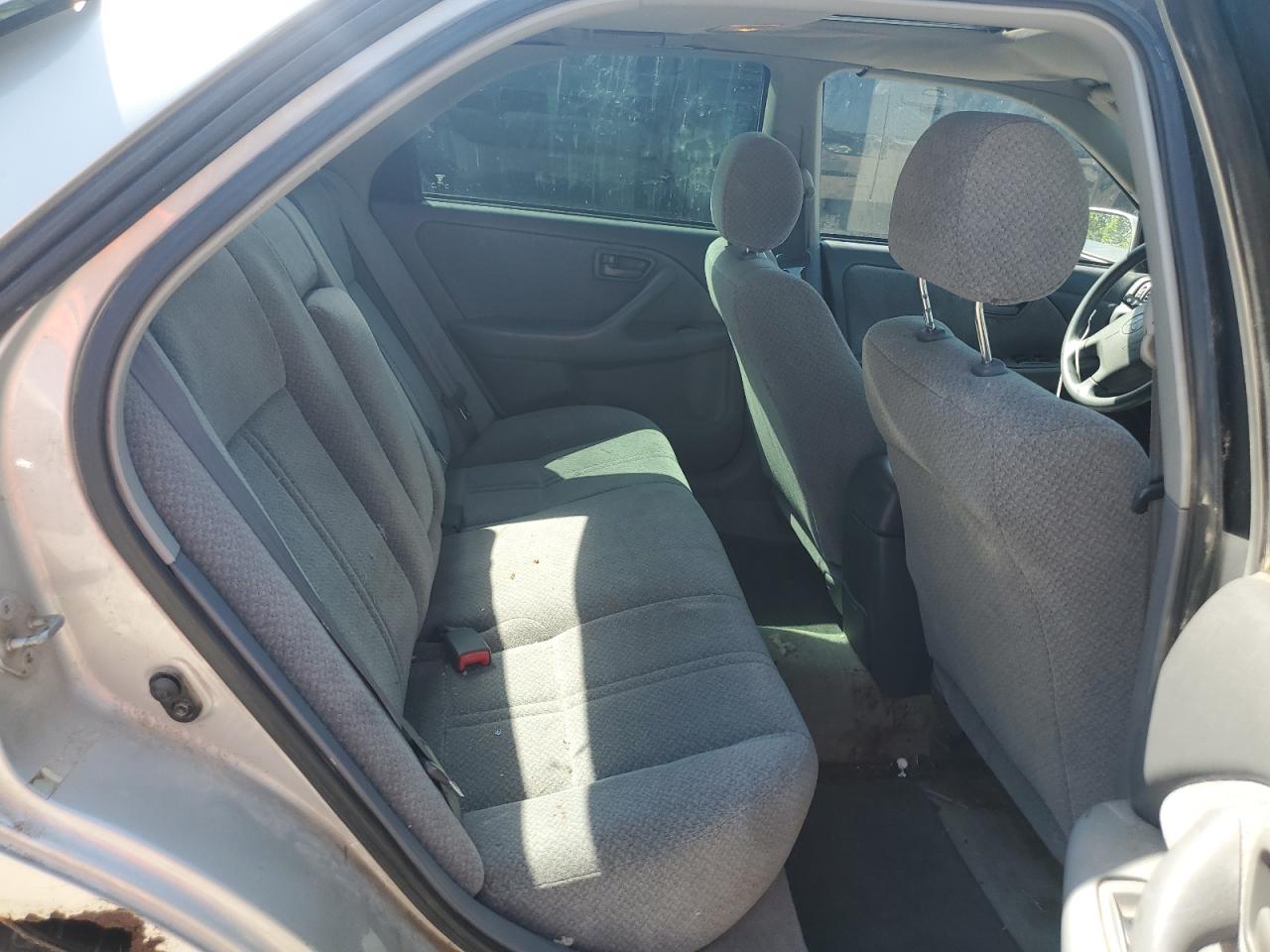 2001 Toyota Camry Le VIN: 4T1BF22K81U127618 Lot: 65903205