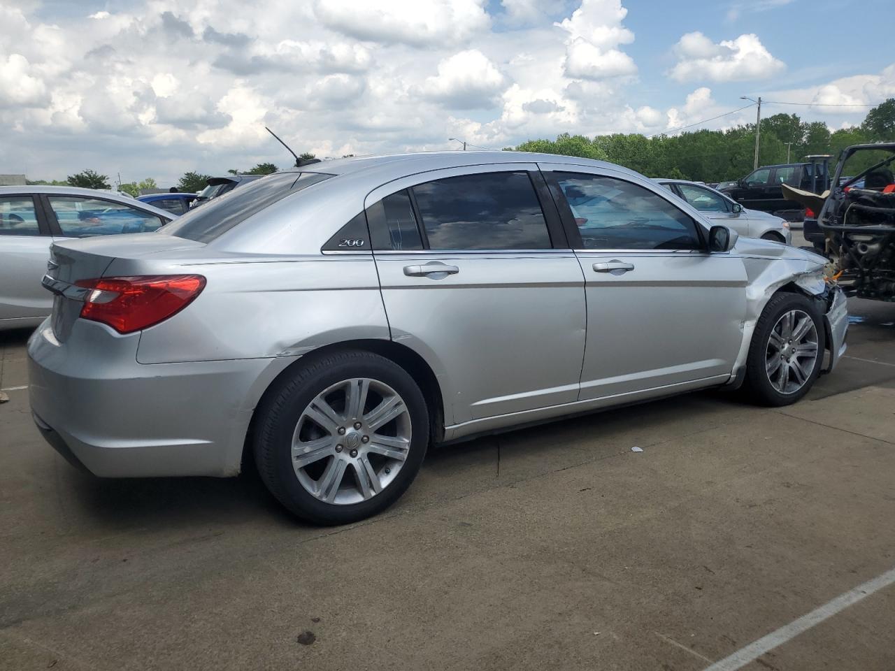 2011 Chrysler 200 Touring silver sedan gas 1C3BC1FB4BN615210 photo #4