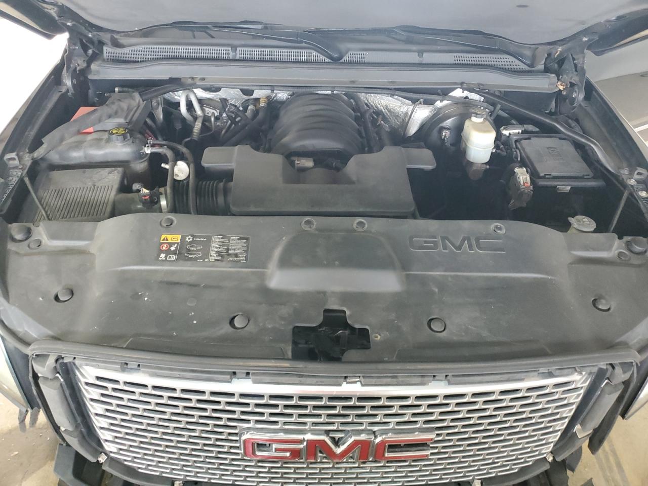 2015 GMC Yukon Xl Denali VIN: 1GKS2JKJ2FR147976 Lot: 64080005