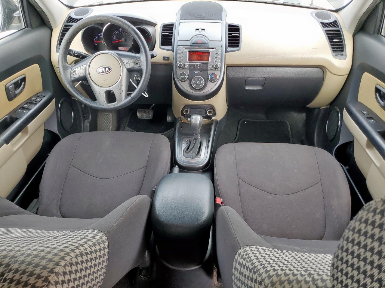 2011 Kia Soul + VIN: KNDJT2A26B7315709 Lot: 63476385