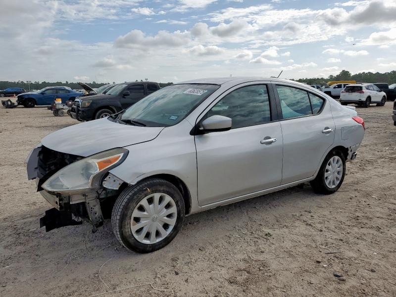  NISSAN VERSA 2018 Silver