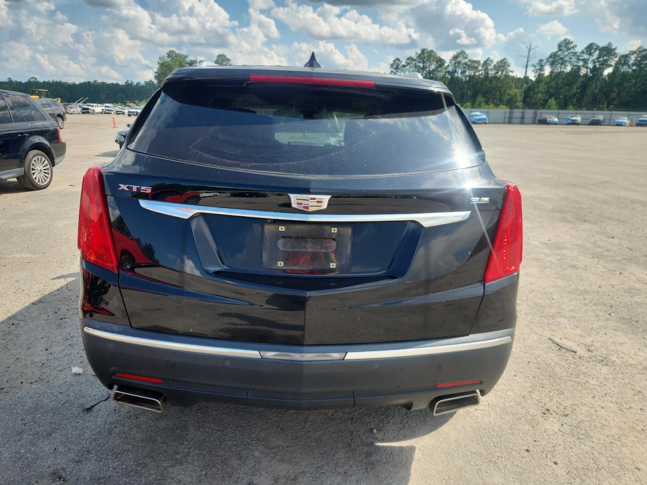 2017 Cadillac Xt5 Luxury VIN: 1GYKNBRS9HZ267522 Lot: 64002185