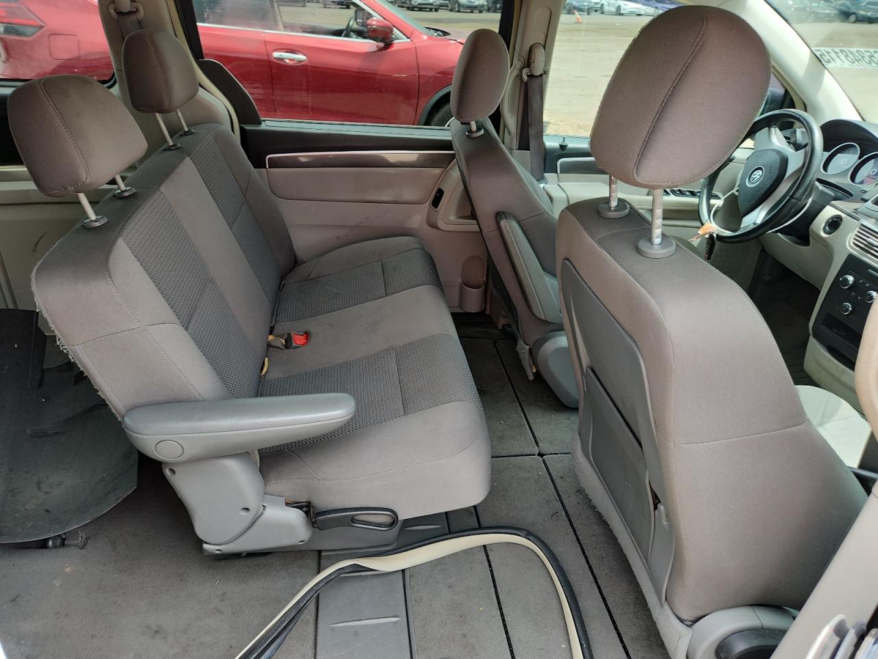 2010 Volkswagen Routan S VIN: 2V4RW4D18AR236537 Lot: 65348115