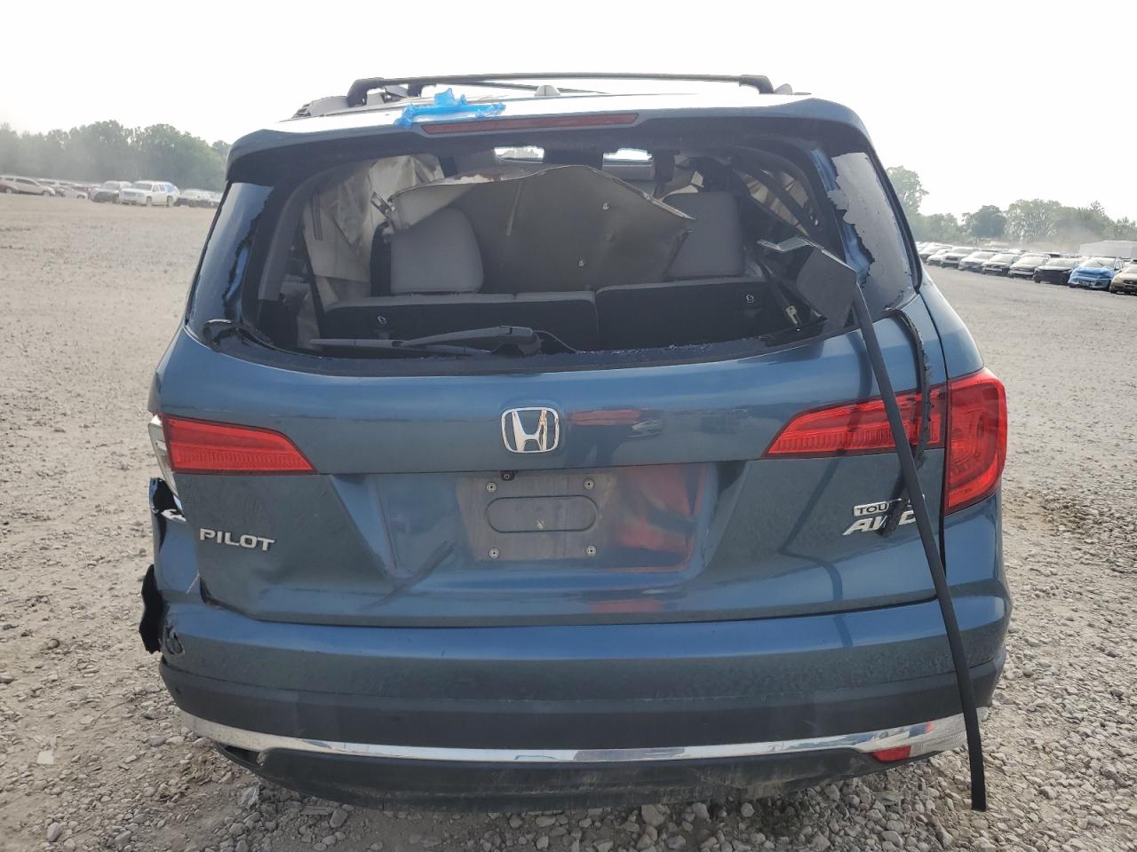 2018 Honda Pilot Touring VIN: 5FNYF6H92JB004688 Lot: 63220485