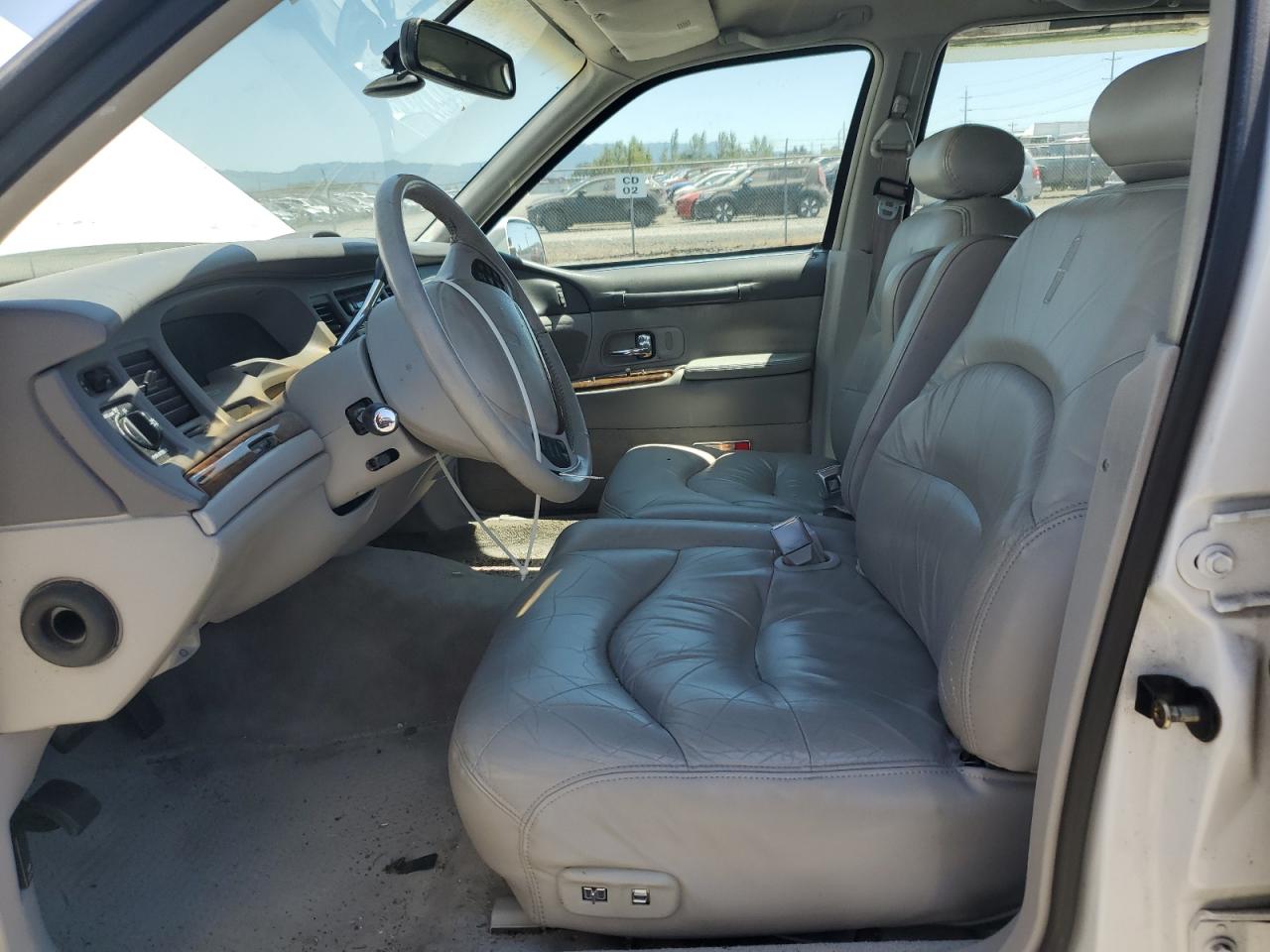 1996 Lincoln Town Car Signature VIN: 1LNLM82W1TY634775 Lot: 64211235