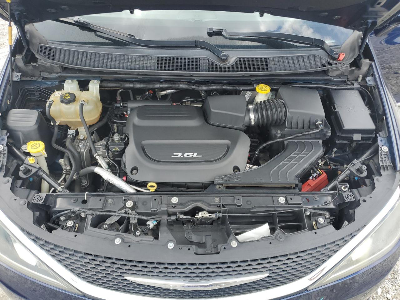 2017 Chrysler Pacifica Touring L VIN: 2C4RC1BG5HR796910 Lot: 62121855