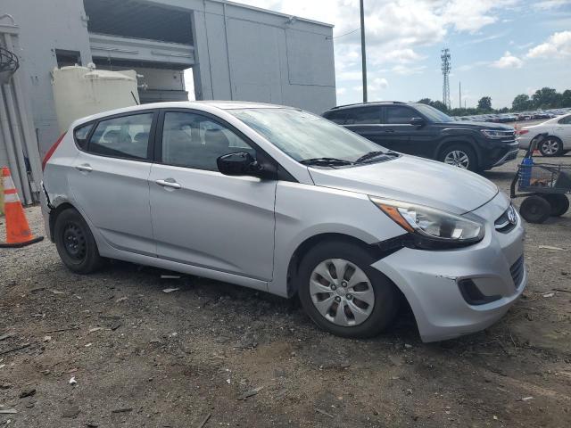 Hatchbacks HYUNDAI ACCENT 2016 Srebrny