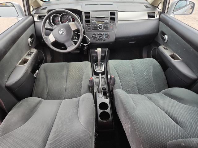 Hatchbacks NISSAN VERSA 2012 Srebrny