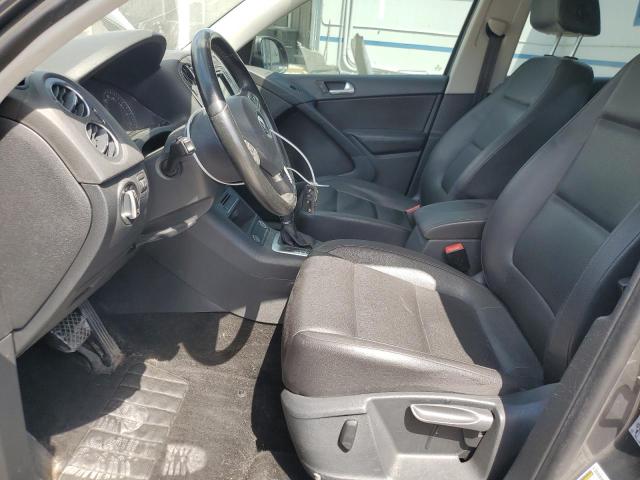  VOLKSWAGEN TIGUAN 2016 Серый